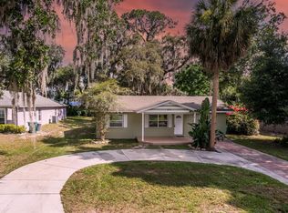 831 W Woodward Ave, Eustis, FL 32726