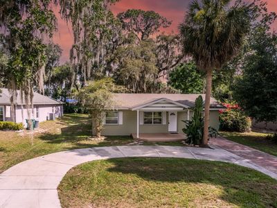 831 W Woodward Ave, Eustis, FL, 32726