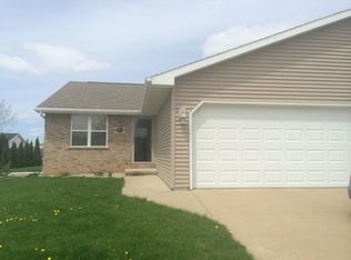 1004 Saunders Rd, Kaukauna, WI 54130