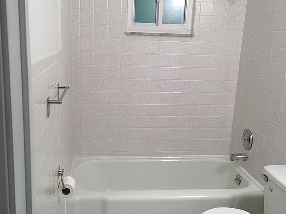 5th image of 425 College Park Dr