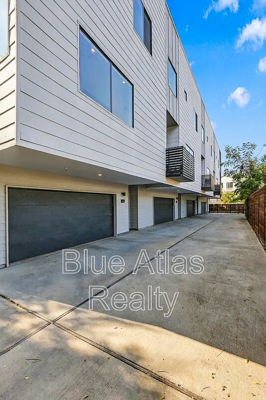 2 bed, 2.5 bath, 1800 sqft, $3,395 — Photo 4
