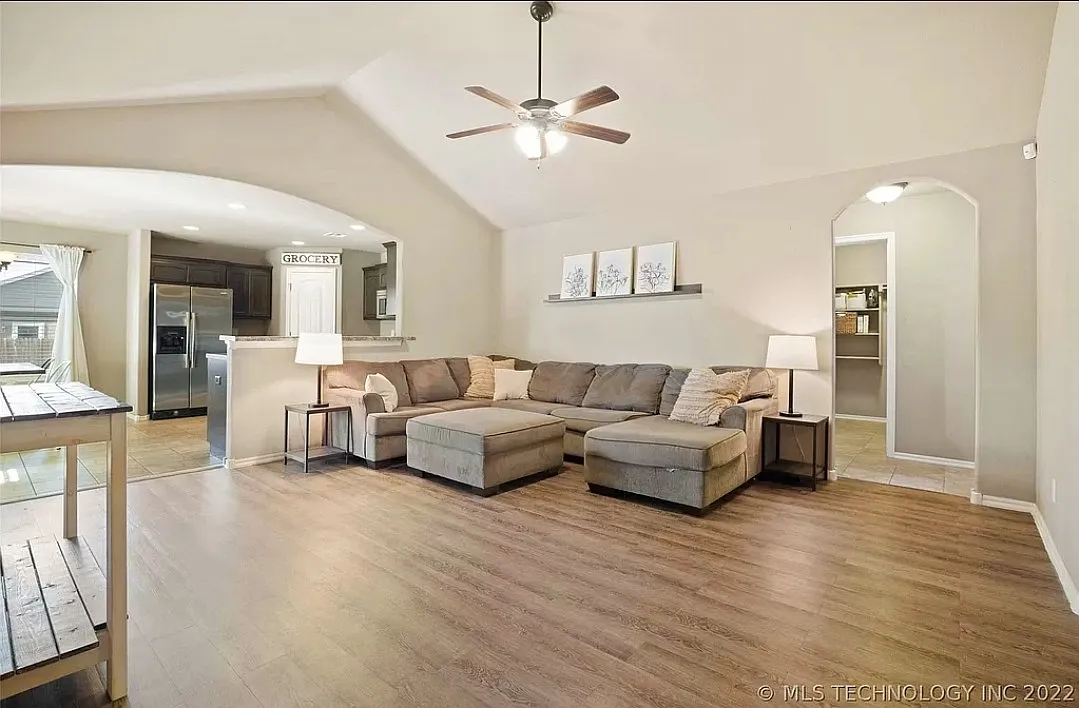 3 bed, 1482 sqft, $1,795 — Photo 1