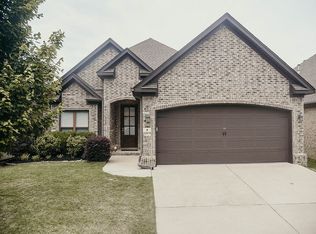 8 Bishop Pl, Little Rock, AR 72223