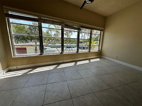 5th image of 4000 NW 44th Avenue #202