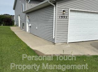 1995 52nd St S, Fargo, ND 58103