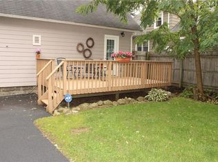 212 Dorking Rd, Rochester, NY 14610