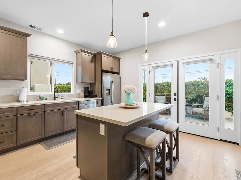 5051 Savannah St — Photo 18