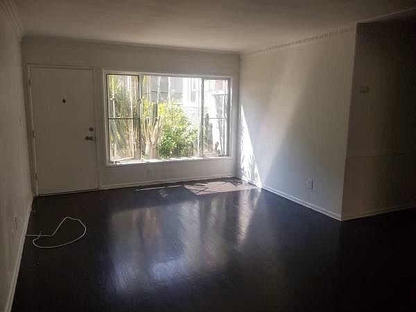 2nd image of 1615 N Hobart Blvd