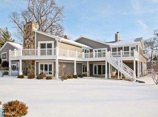 946 Maytag Rd, Lake Geneva, WI 53147