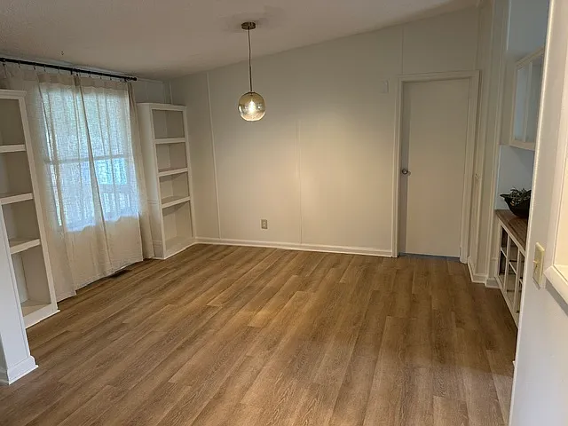 3 bed, 1400 sqft, $2,350 — Photo 3