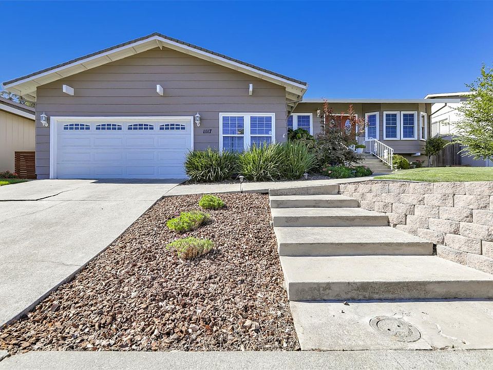 1st image of 1117 Coral Dr