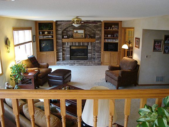 1st floor family room, gas fireplace