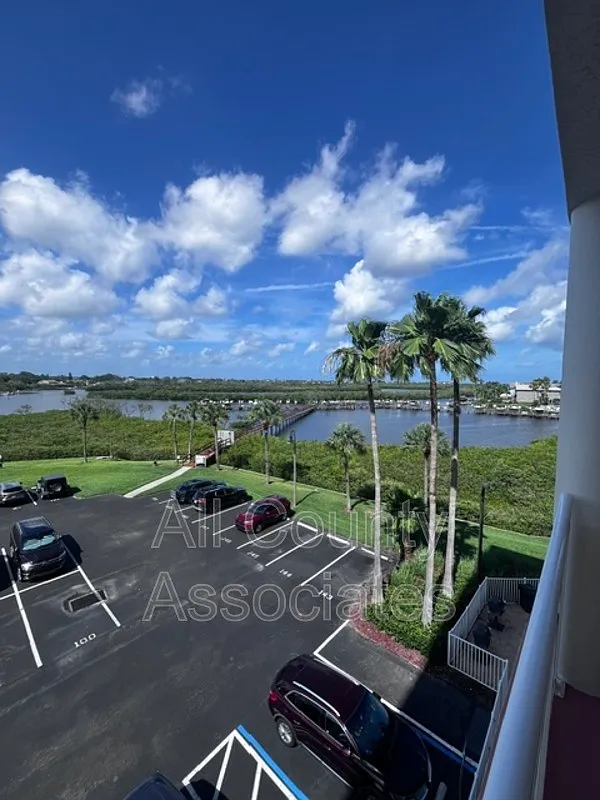 2 bed, 2.0 bath, 1410 sqft, $1,895 — Photo 4