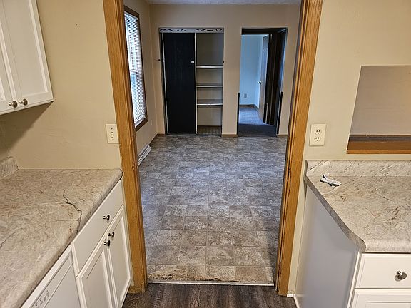 4th image of 531 Lakeshore Ct