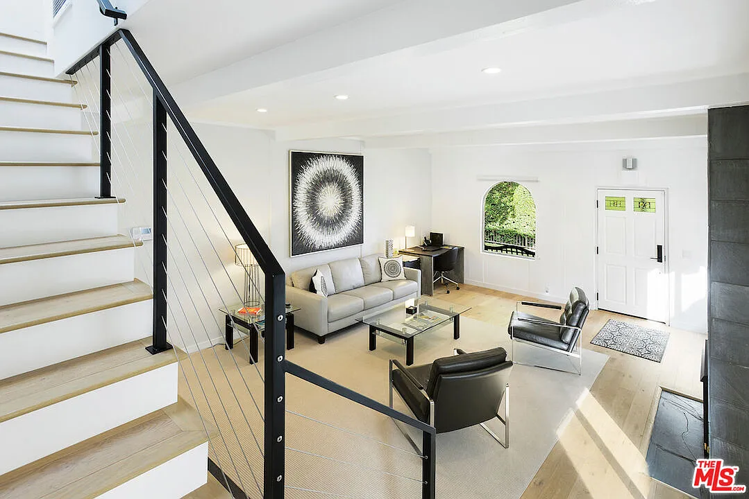 2 bed, 1.5 bath, 1348 sqft, $5,700 — Photo 4