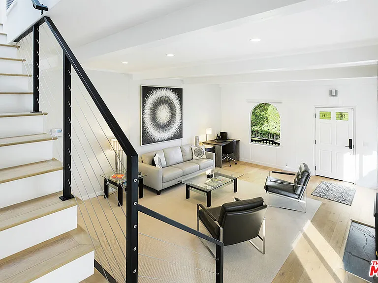 823 N Harper Ave — Photo 4