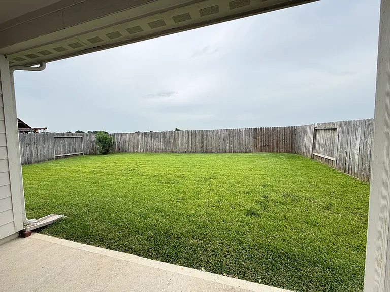6118 Yesenia St — Photo 19