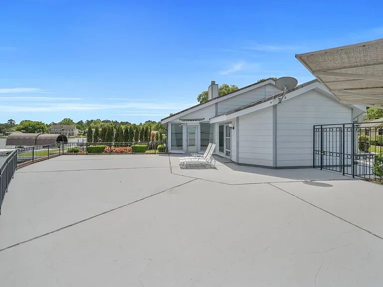 35 Lakeview Vlg — Photo 38