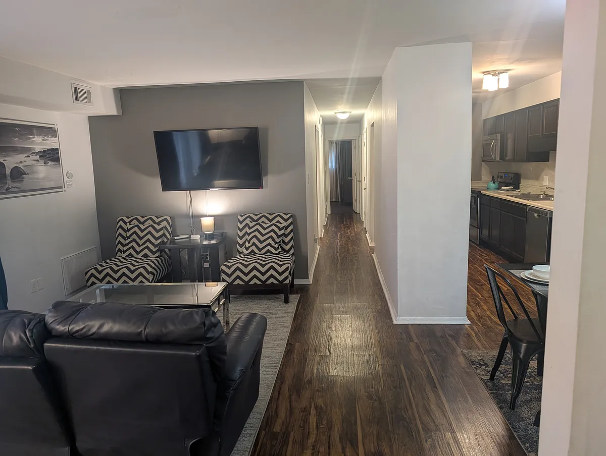 Building Photo - 1291 Schaub Dr #D