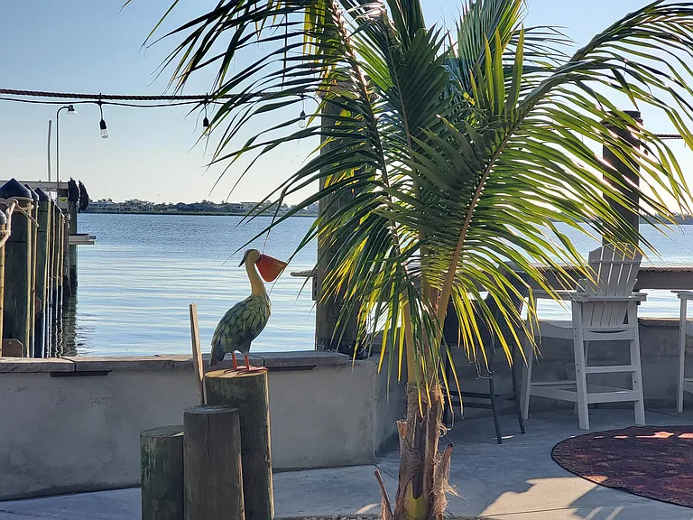 BAYSIDE BAR VISTA