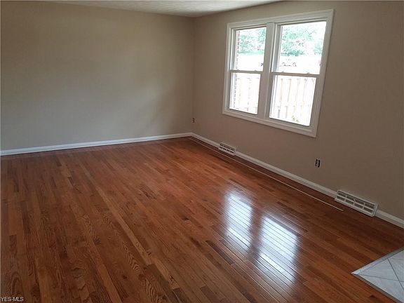 2nd image of 1807 Higby Dr #B