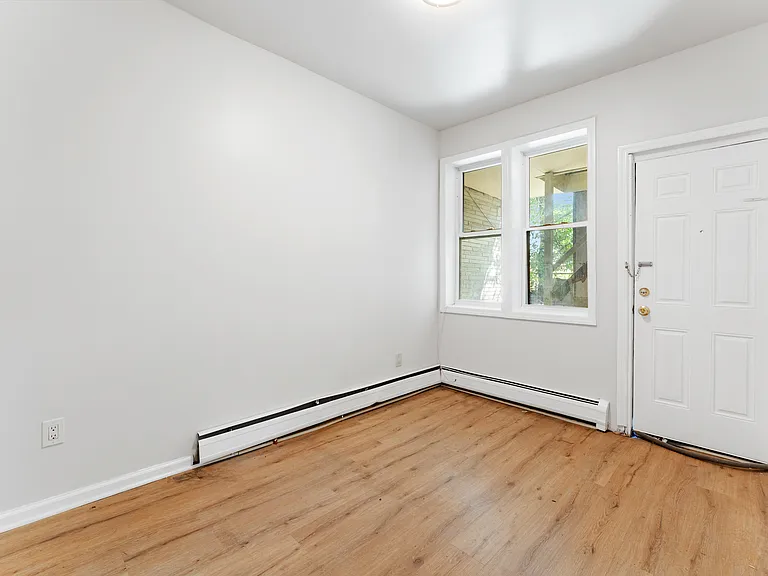 337 Washington St #2 — Photo 6