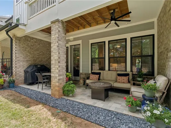 1090 Harper Cove Dr, Roswell, GA 30075