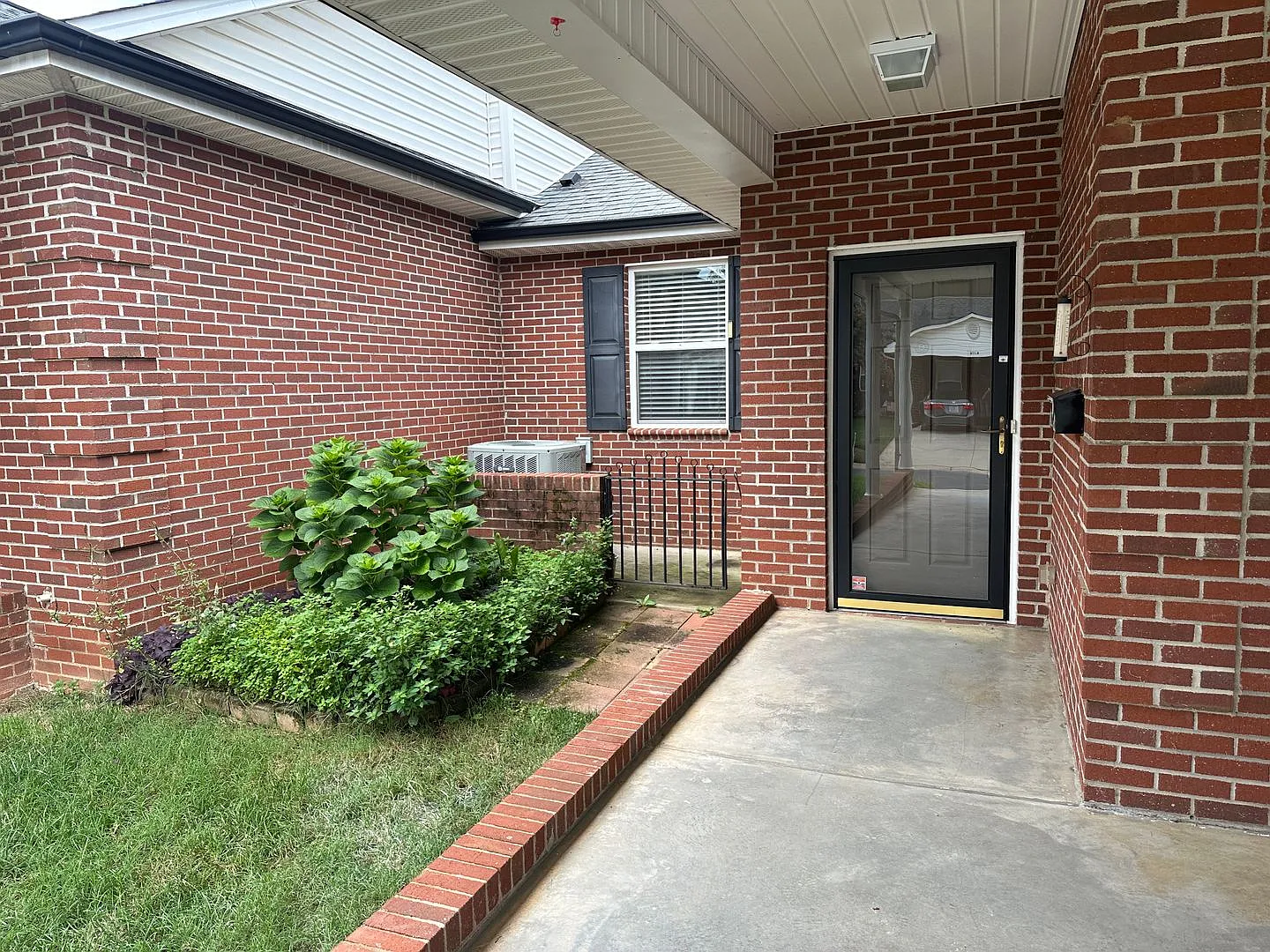 Available Now! Beautifully Renovated 2BR, 2BA Condo For Rent in The Terraces in Denver, NC - Clos... — Photo 2