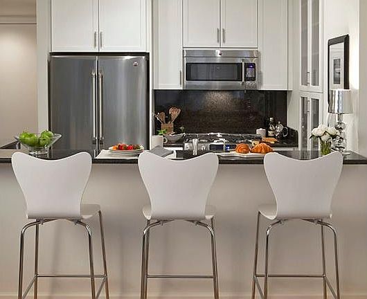 5th image of 320 W 38th St APT 931