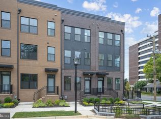 11966 Streamline Dr, North Bethesda, MD 20852