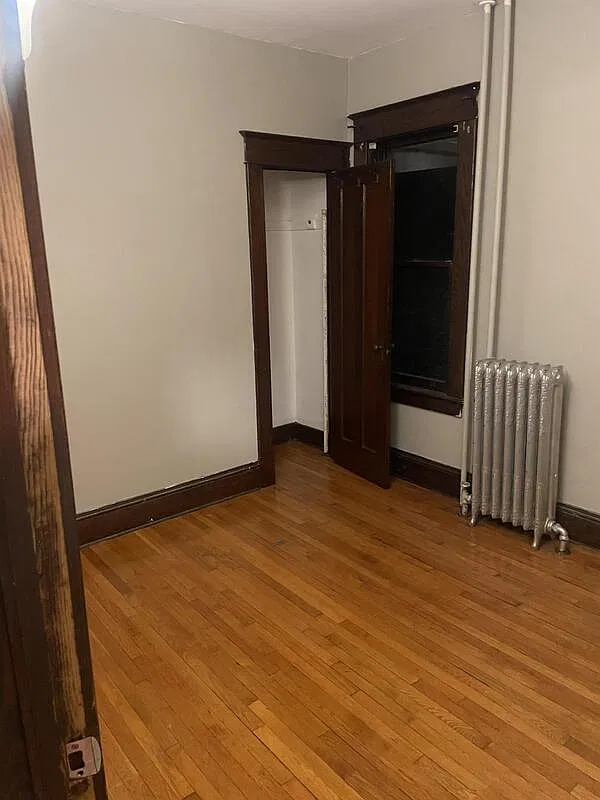 3 bed, 1.0 bath, $1,500 — Photo 2
