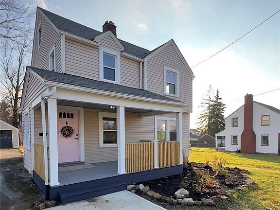3rd image of 447 Mistletoe Ave