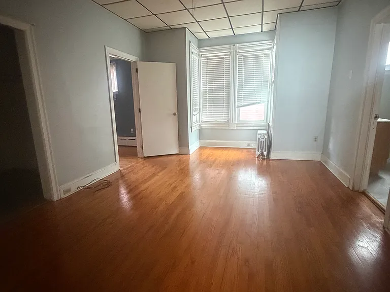 1717 Sanderson Ave — Photo 4