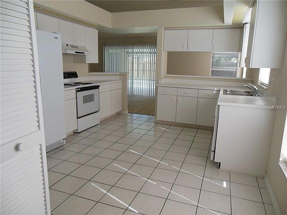 3rd image of 10914 Fenway Glen Ct