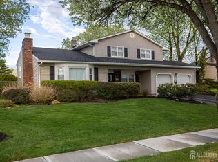 4 Wilmot Rd, Sayreville, NJ 08872