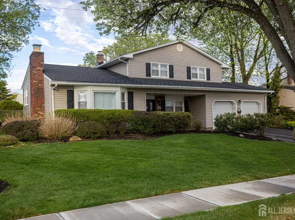 4 Wilmot Rd, Sayreville, NJ 08872