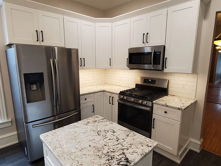 2054 N Cambridge Ave — Photo 17