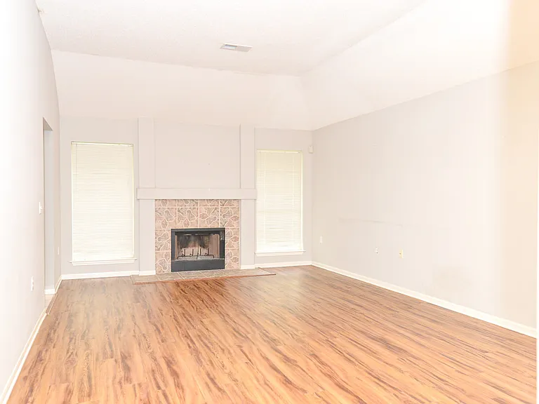 314 Scotch Rose Ln — Photo 7