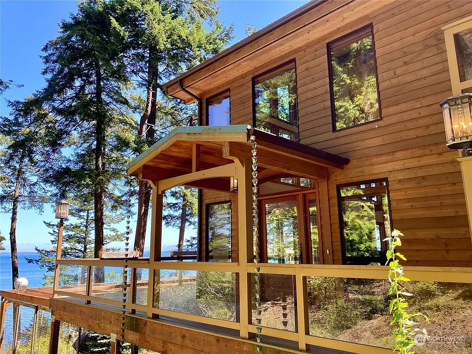 2878 Raccoon Point Rd