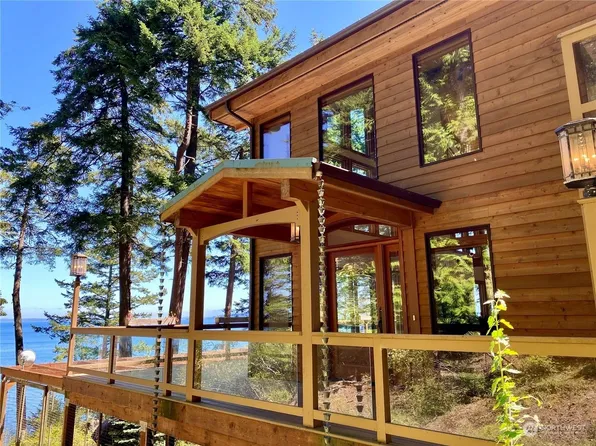 2878 Raccoon Point Rd, Eastsound, WA 98245