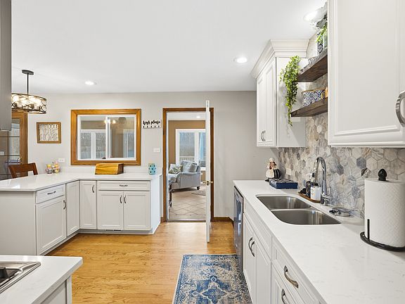 4th image of 2311 Clyde Ter