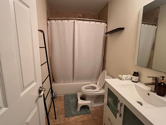 5th image of 2835 W Girard Ave #4B