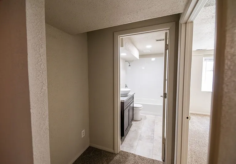 1179 E Blaine Ave #1 — Photo 20