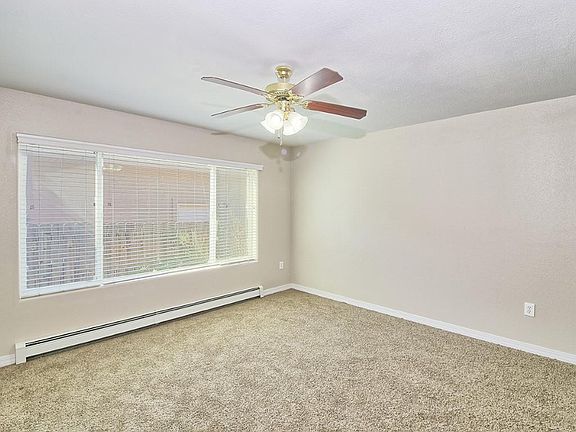 3rd image of 406 Bear Dance Dr