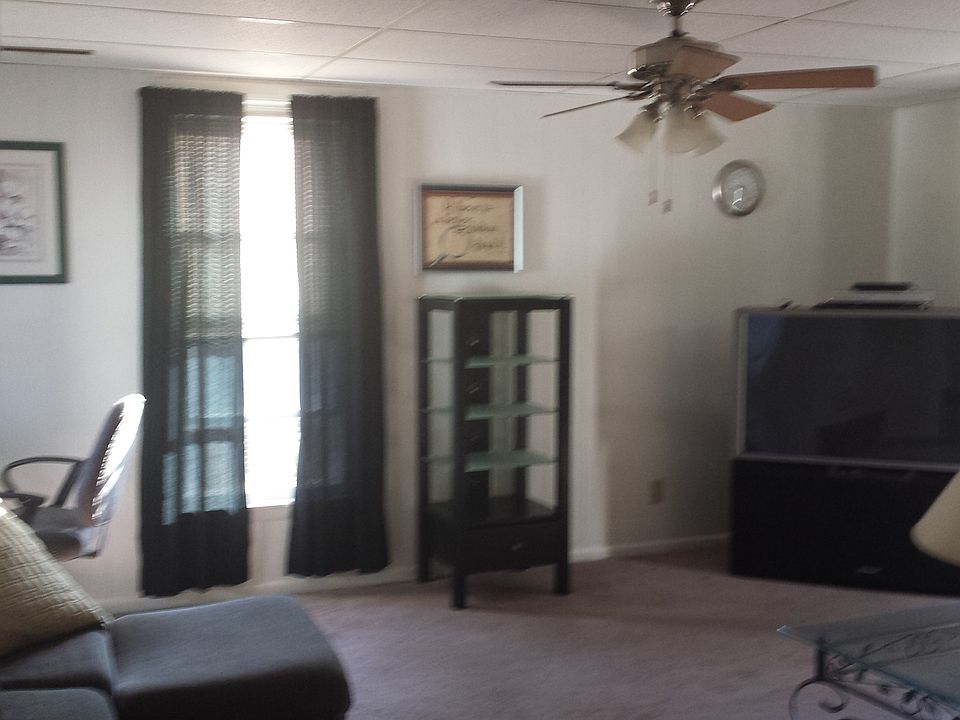 1st image of 220 E Main St