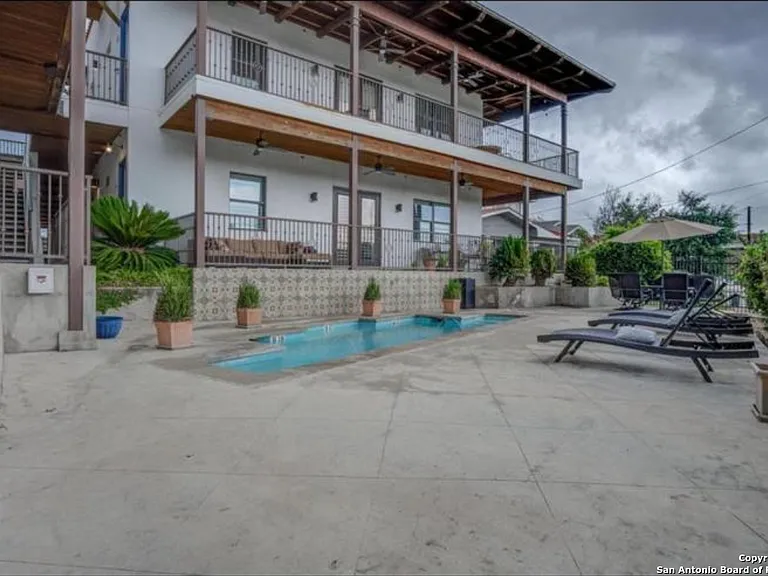 1542 N Alamo St #203 — Photo 14