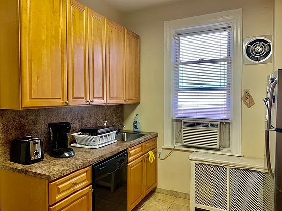 2nd image of 25-36 42nd St #2