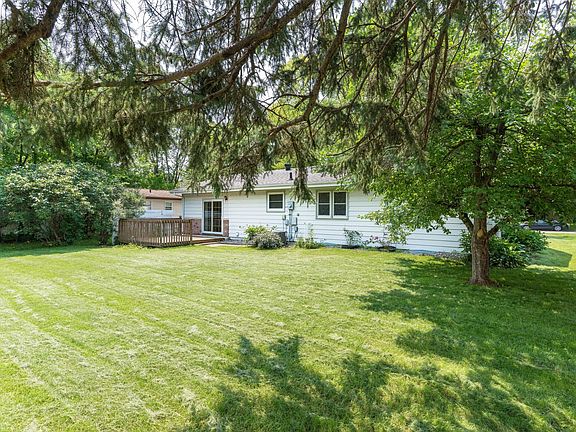 4th image of 908 1st Ave