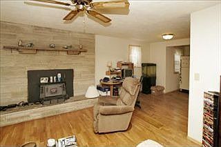 3rd image of 1021 N Paw Paw St