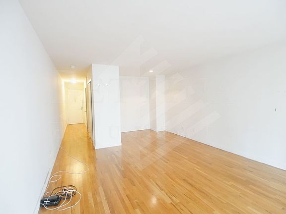 3rd image of 77 5th Ave APT 10C